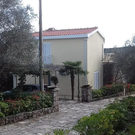 Kuca 4 Villa