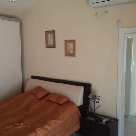 Villa Kuca 4 *